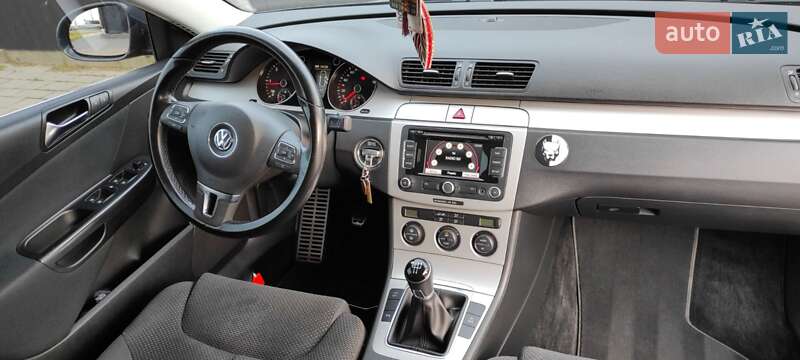 Универсал Volkswagen Passat 2009 в Мостиске