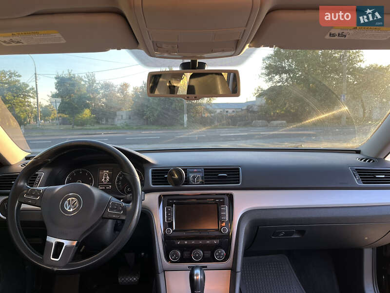 Седан Volkswagen Passat 2013 в Николаеве