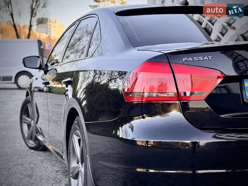 Седан Volkswagen Passat 2012 в Львове