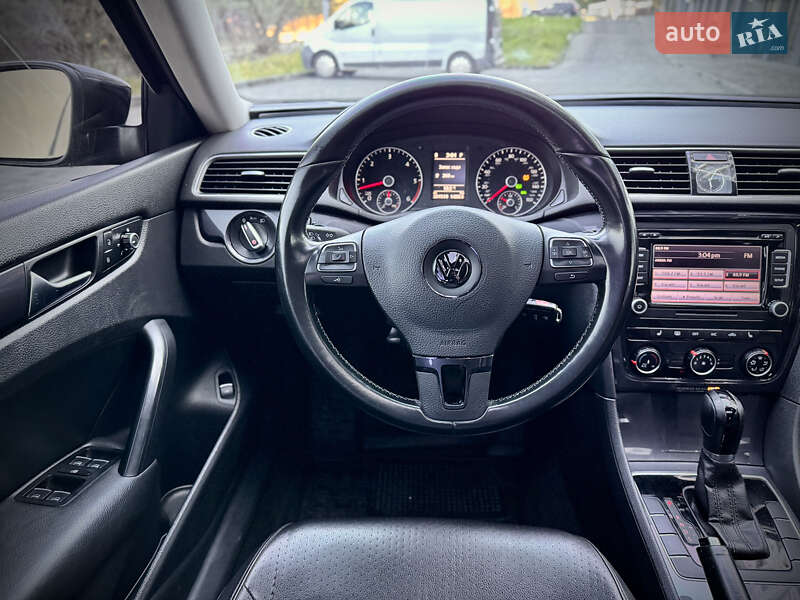 Седан Volkswagen Passat 2012 в Львове