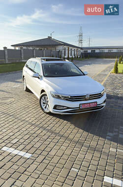 Універсал Volkswagen Passat 2022 в Вараші