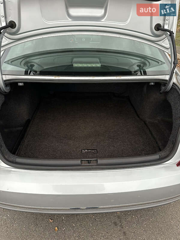 Седан Volkswagen Passat 2016 в Кривом Роге фото 18 Седан Volkswagen Passat 2016 в Кривом Роге