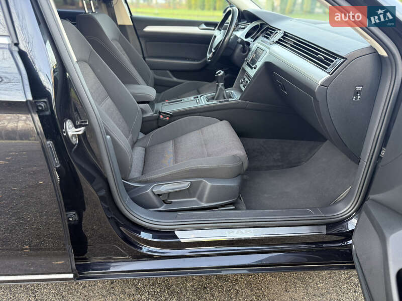 Универсал Volkswagen Passat 2016 в Хмельницком