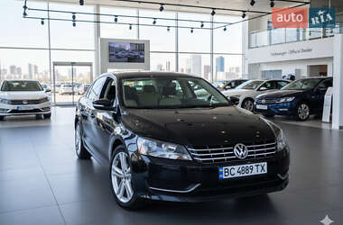 Седан Volkswagen Passat 2014 в Львові