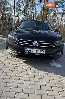 Универсал Volkswagen Passat 2015 в Киеве
