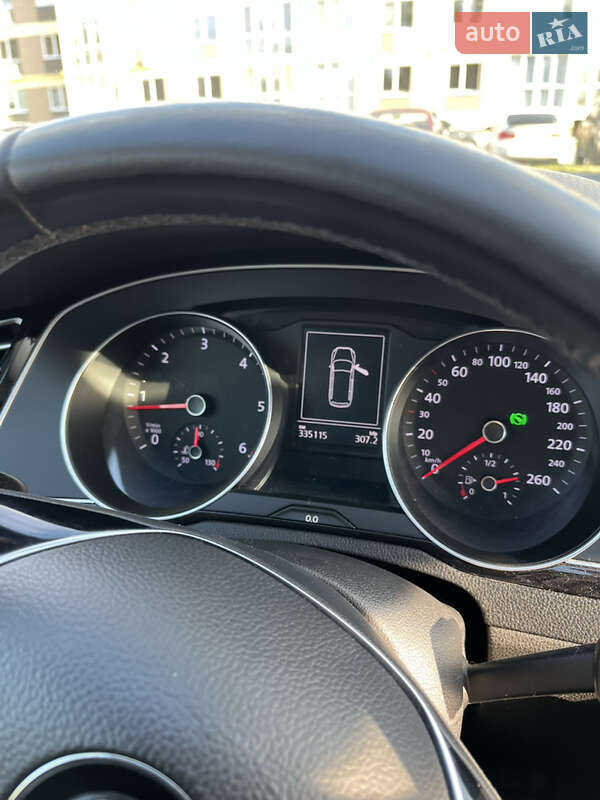 Универсал Volkswagen Passat 2015 в Киеве