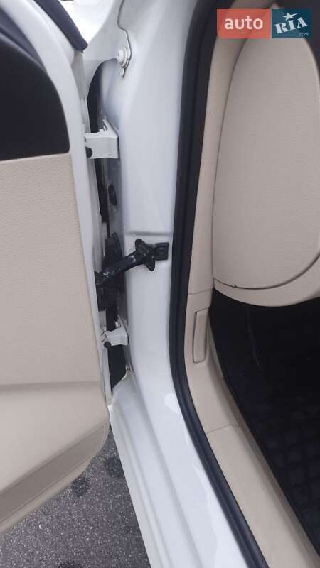 Седан Volkswagen Passat 2013 в Ужгороде фото 11 Седан Volkswagen Passat 2013 в Ужгороде