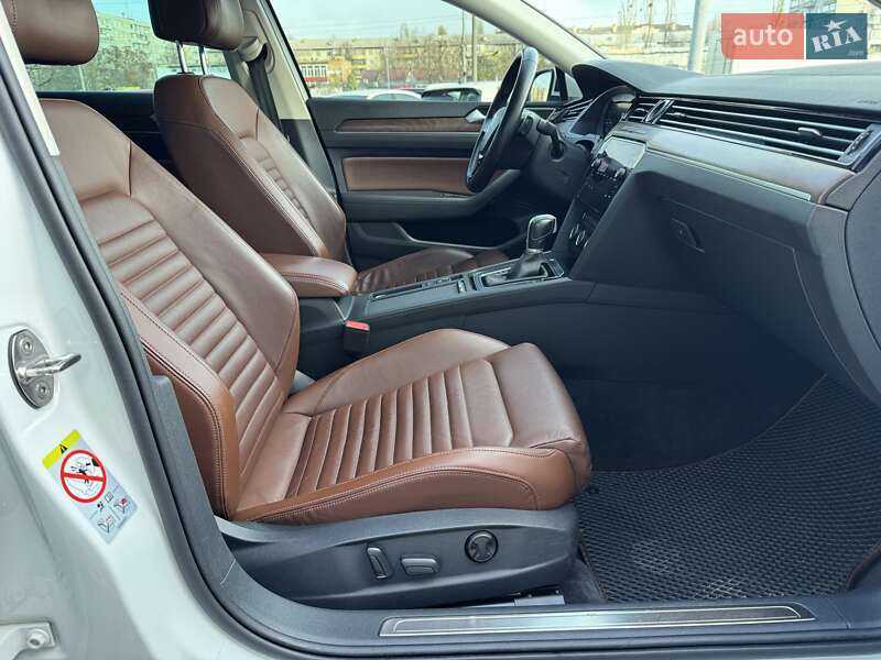 Седан Volkswagen Passat 2018 в Киеве фото 16 Седан Volkswagen Passat 2018 в Киеве