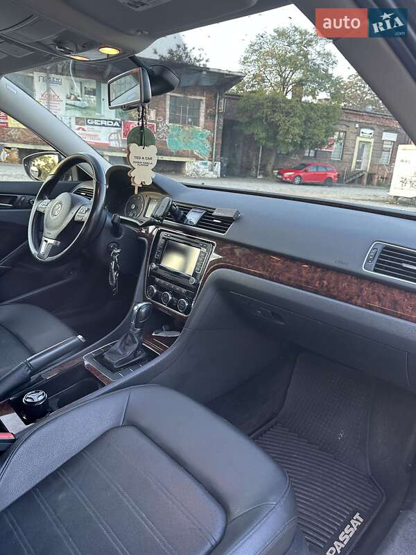 Седан Volkswagen Passat 2012 в Бердичеве