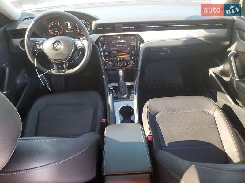 Седан Volkswagen Passat 2021 в Хмельницком