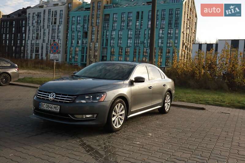 Седан Volkswagen Passat 2012 в Львове