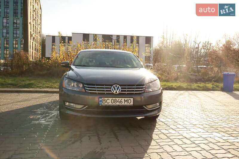 Седан Volkswagen Passat 2012 в Львове