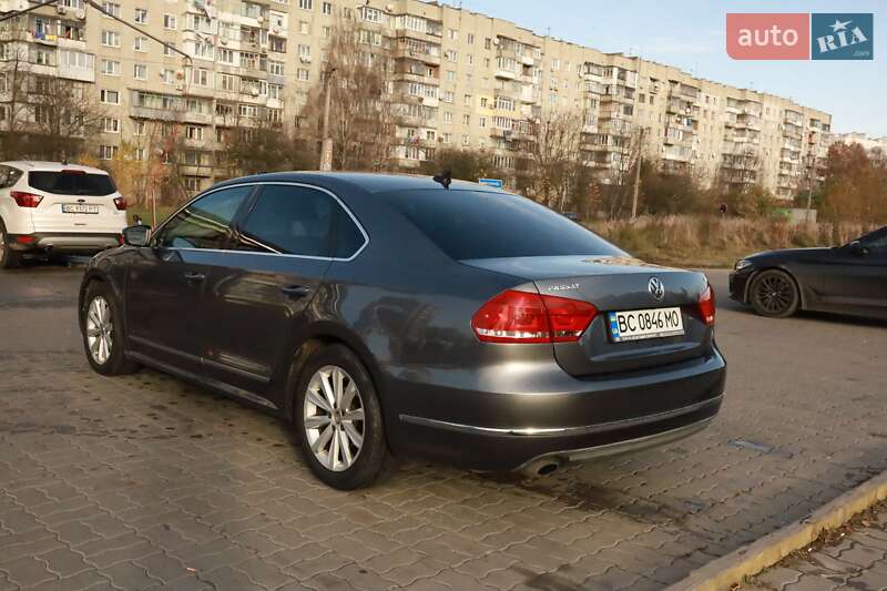 Седан Volkswagen Passat 2012 в Львове