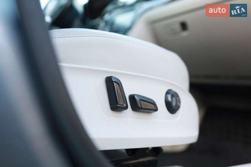 Седан Volkswagen Passat 2012 в Львове