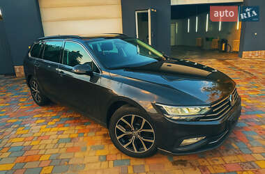 Універсал Volkswagen Passat 2020 в Луцьку