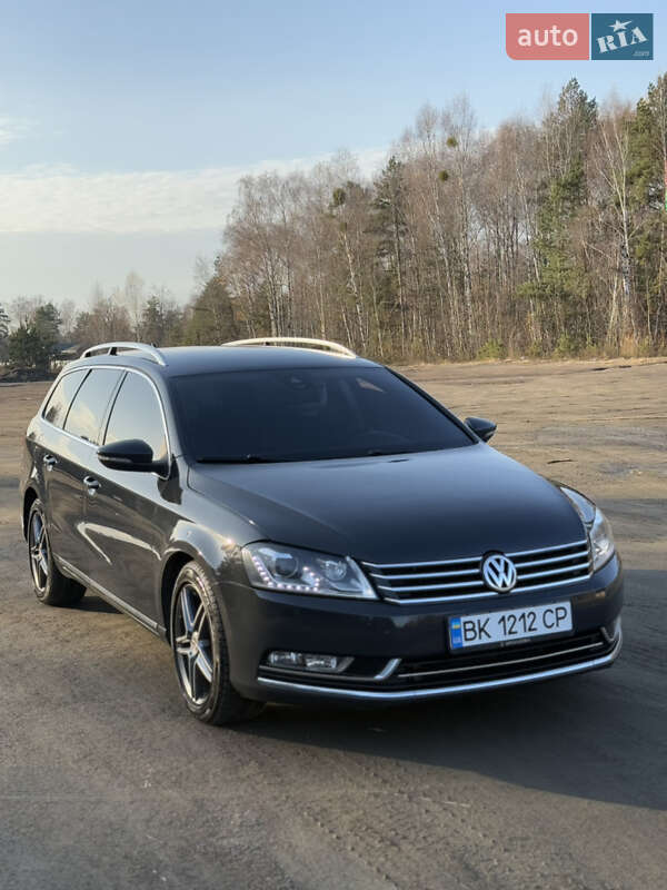 Універсал Volkswagen Passat 2011 в Сарнах