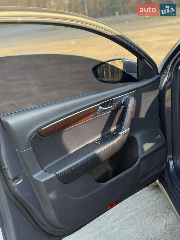 Універсал Volkswagen Passat 2011 в Сарнах