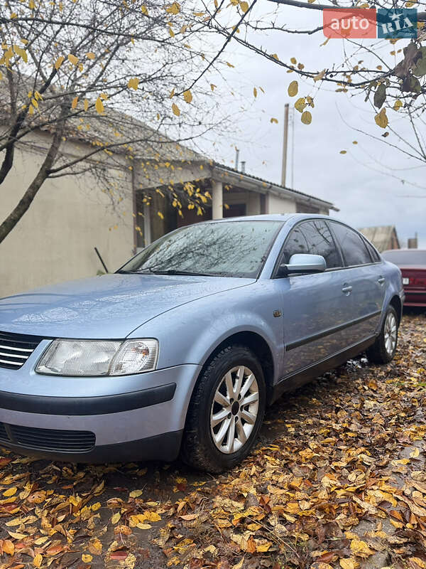 Седан Volkswagen Passat 1997 в Чугуеве