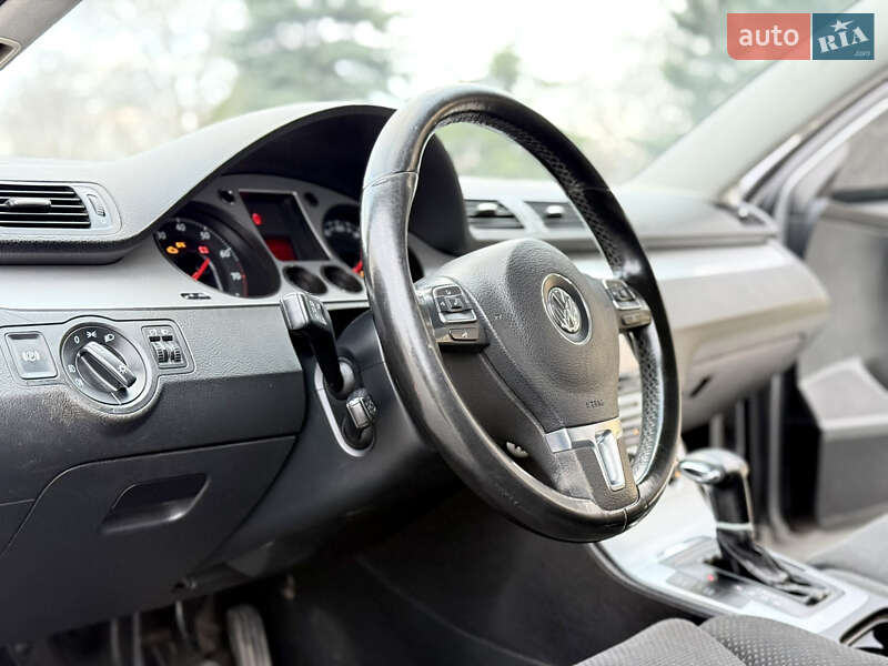 Седан Volkswagen Passat 2008 в Днепре