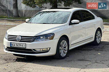 Седан Volkswagen Passat 2014 в Ровно