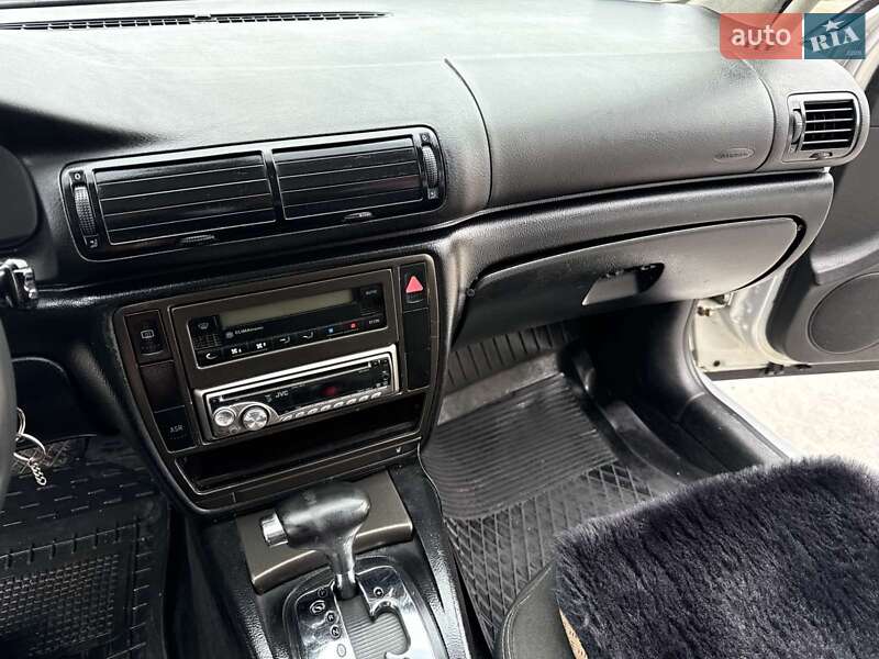 Универсал Volkswagen Passat 1999 в Теофиполе