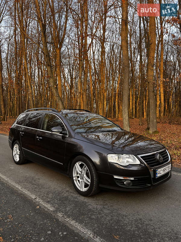 Універсал Volkswagen Passat 2010 в Луцьку