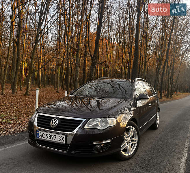 Універсал Volkswagen Passat 2010 в Луцьку