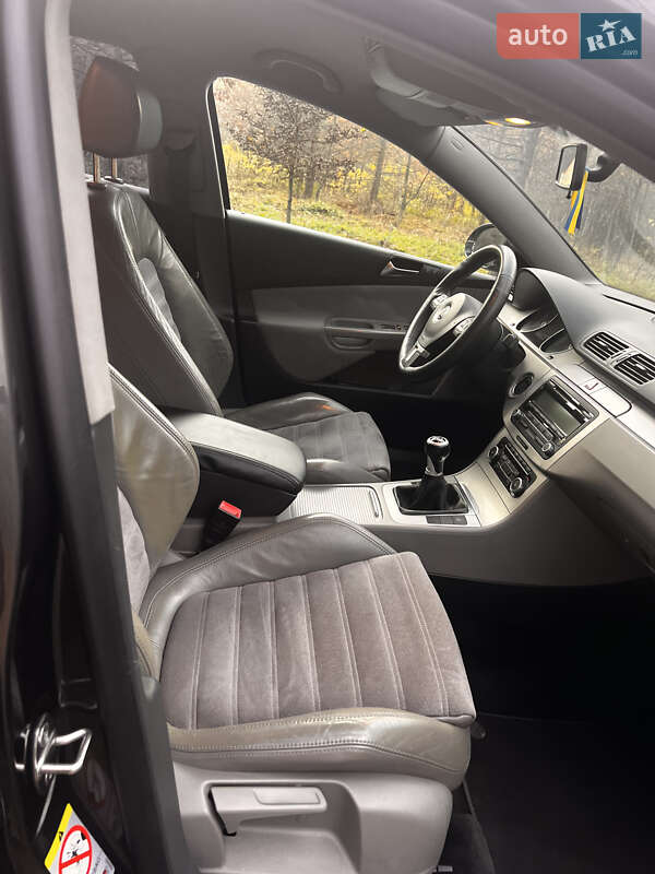 Універсал Volkswagen Passat 2010 в Луцьку