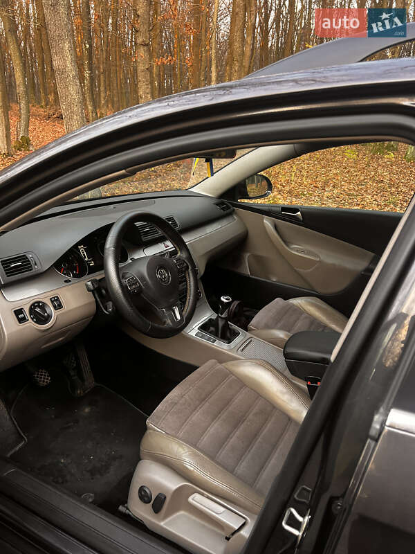 Універсал Volkswagen Passat 2010 в Луцьку