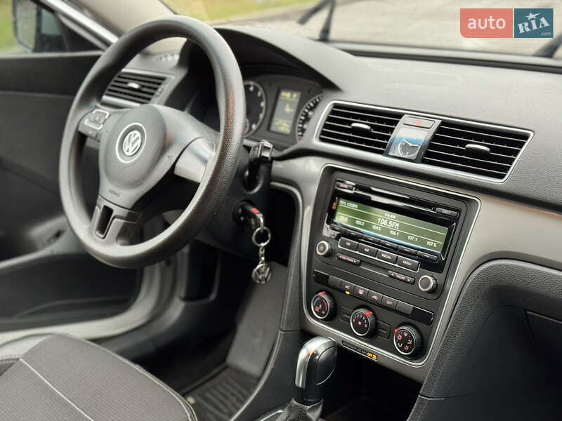 Седан Volkswagen Passat 2014 в Киеве