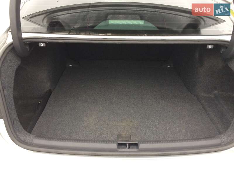 Седан Volkswagen Passat 2014 в Сумах