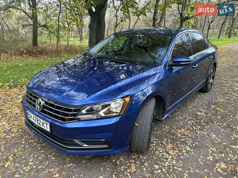 Седан Volkswagen Passat 2015 в Одессе
