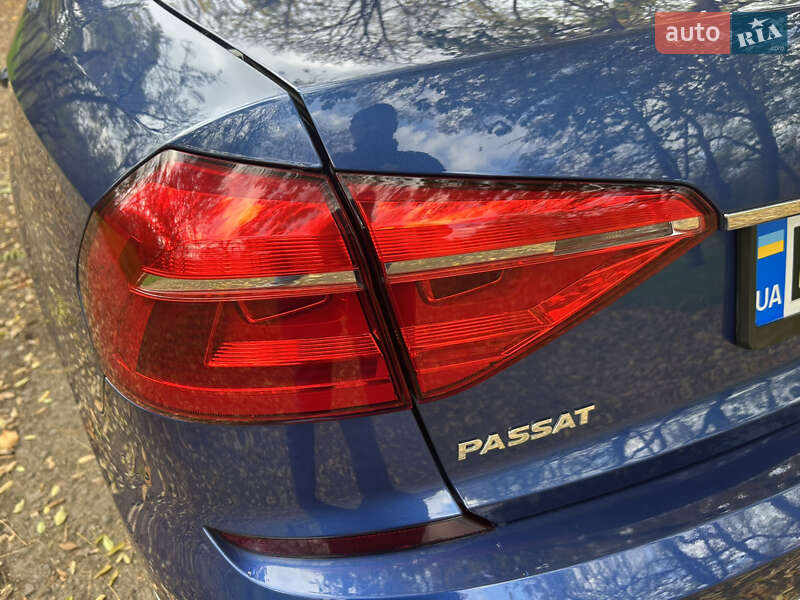 Седан Volkswagen Passat 2015 в Одессе