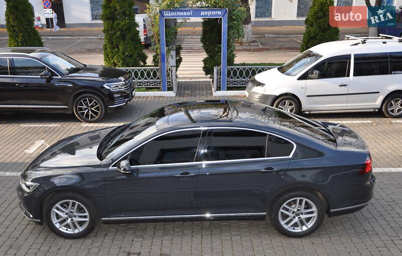 Седан Volkswagen Passat 2017 в Одессе