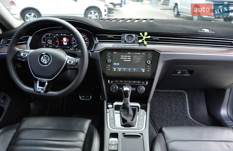 Седан Volkswagen Passat 2017 в Одессе