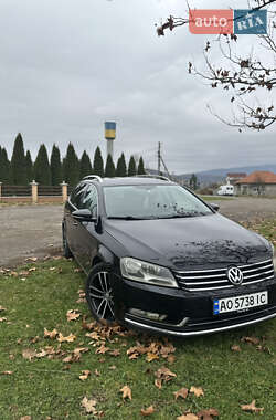 Універсал Volkswagen Passat 2011 в Ужгороді