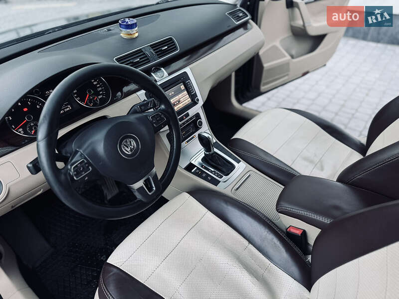 Універсал Volkswagen Passat 2011 в Полтаві