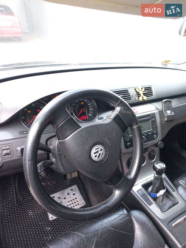 Универсал Volkswagen Passat 2006 в Тальном фото 9 Универсал Volkswagen Passat 2006 в Тальном