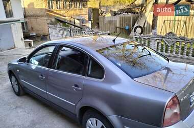 Седан Volkswagen Passat 2004 в Ровно