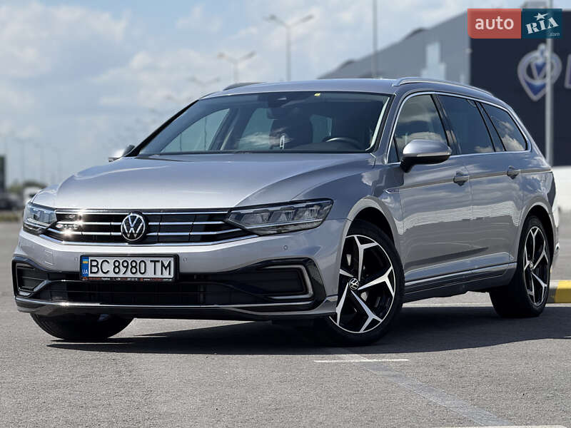 Універсал Volkswagen Passat 2021 в Львові