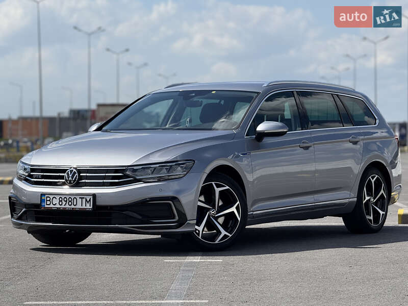 Універсал Volkswagen Passat 2021 в Львові