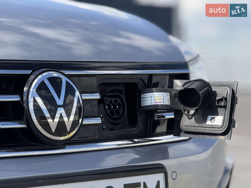 Універсал Volkswagen Passat 2021 в Львові