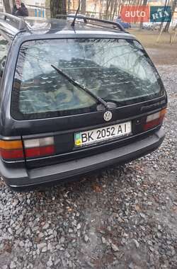 Универсал Volkswagen Passat 1993 в Ровно