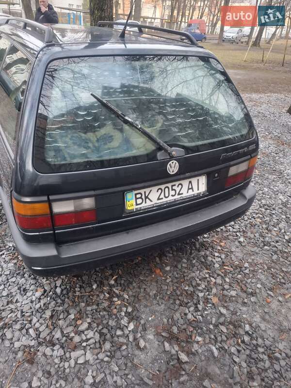 Универсал Volkswagen Passat 1993 в Ровно фото Универсал Volkswagen Passat 1993 в Ровно