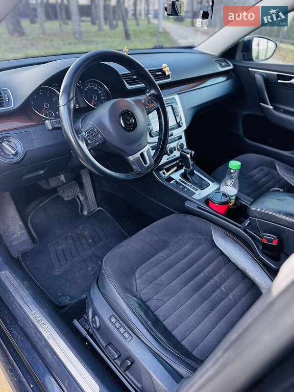 Седан Volkswagen Passat 2012 в Кременчуге