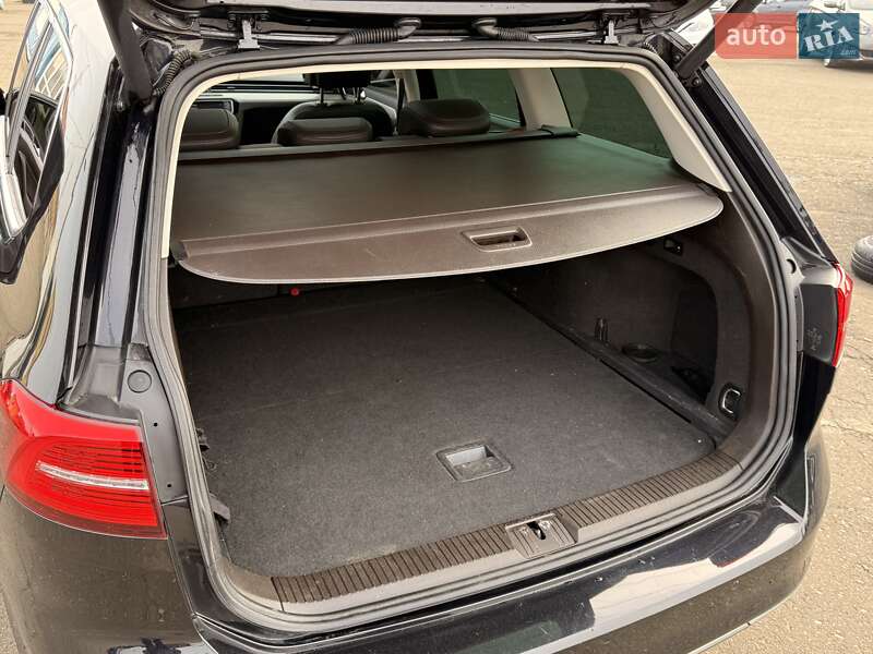 Седан Volkswagen Passat 2014 в Одессе