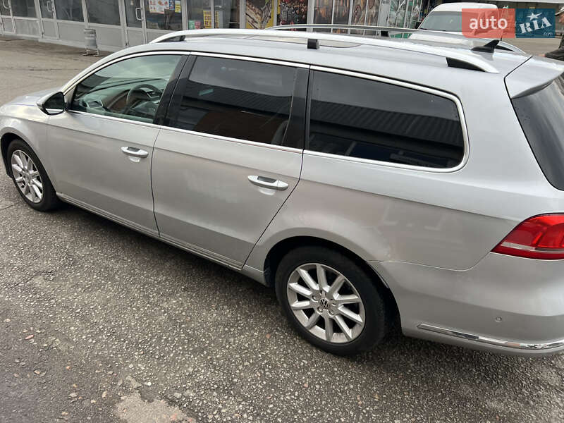 Универсал Volkswagen Passat 2010 в Киеве