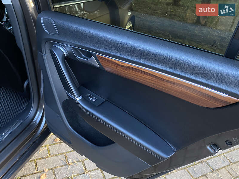 Седан Volkswagen Passat 2014 в Дрогобыче
