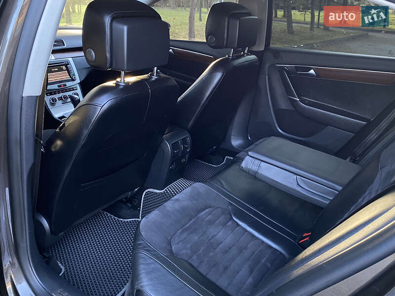 Седан Volkswagen Passat 2014 в Дрогобыче