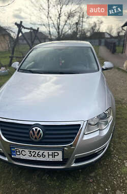 Седан Volkswagen Passat 2006 в Самборі